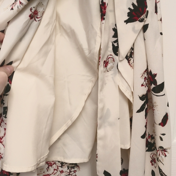 NWOT Dynamite Floral maxi dress size xs - Picture 7 of 9